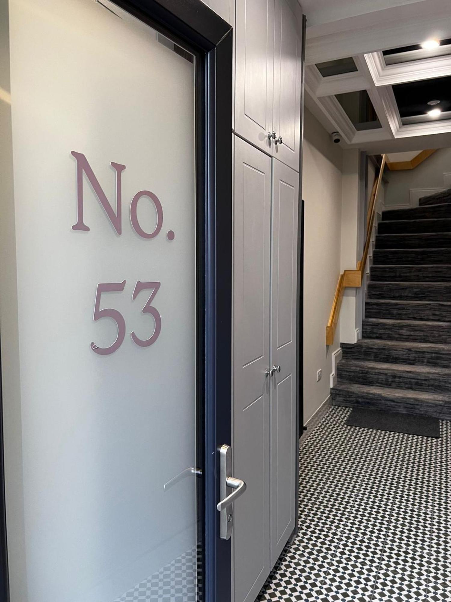53 Luxury Accommodation メイヌース エクステリア 写真